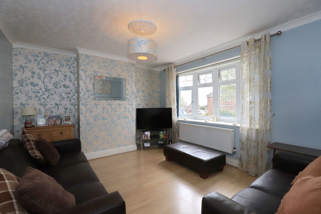 Property photo 2 of 28