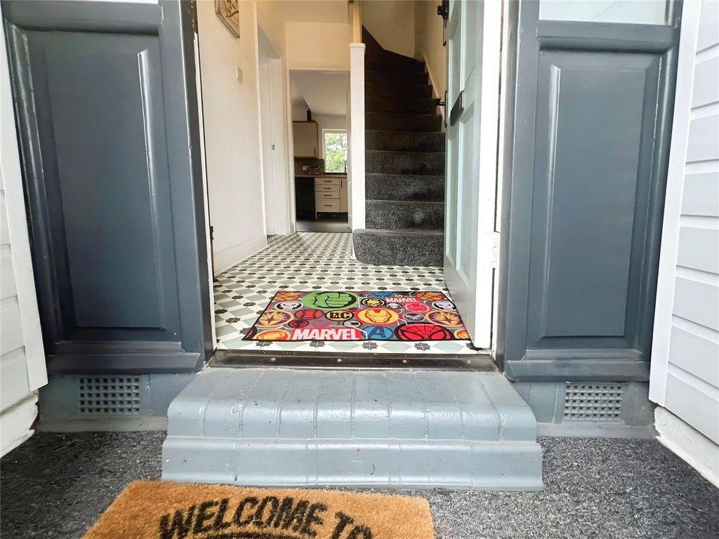 Property photo 2 of 17 Entrance