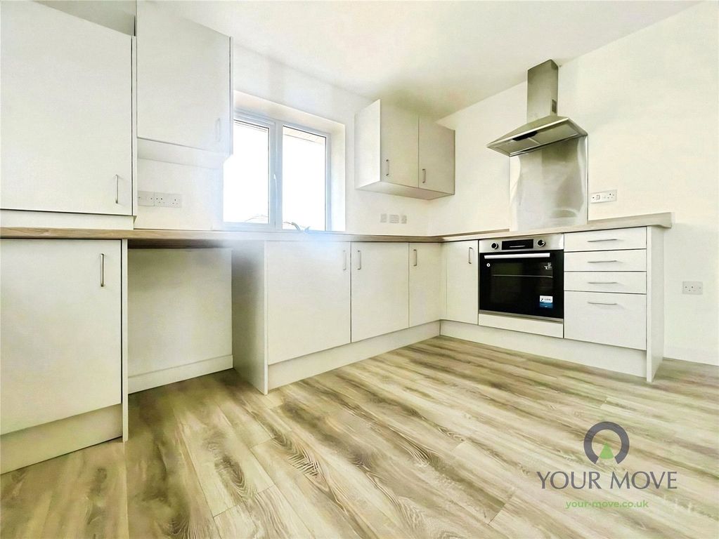 Property photo 3 of 9 Kitchen