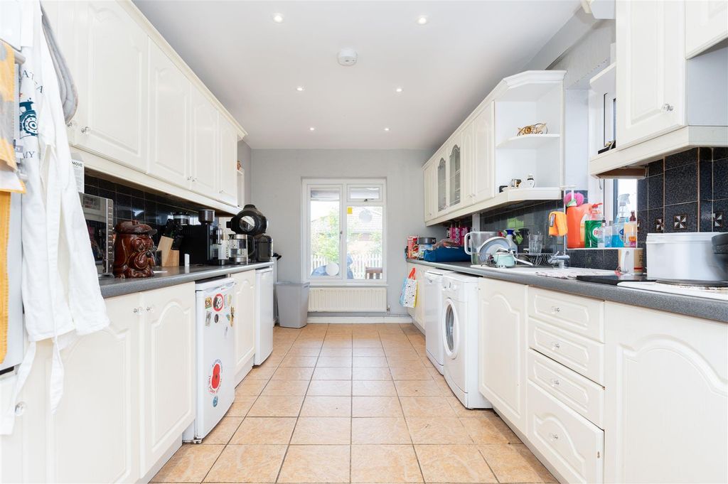 Property photo 2 of 13 Kitchen