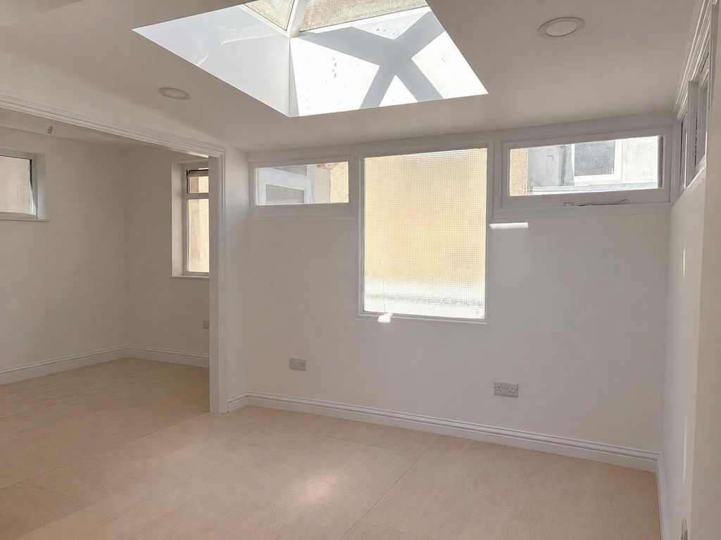 Property photo 3 of 11 3.Png