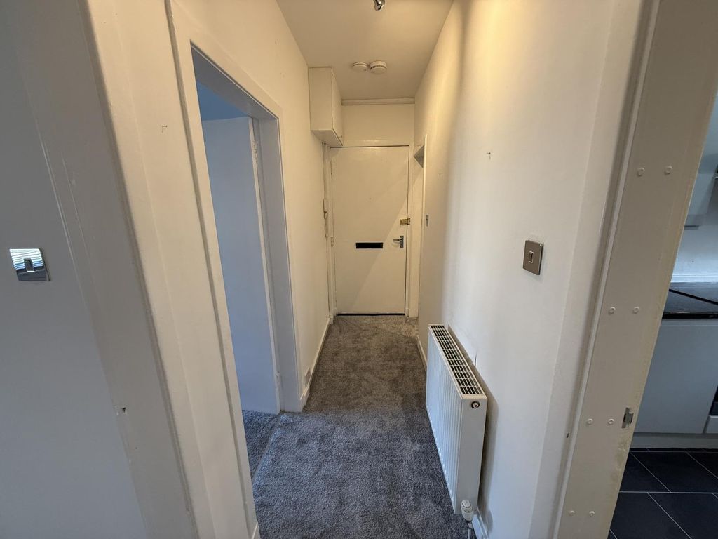 Property photo 3 of 12 Gallery