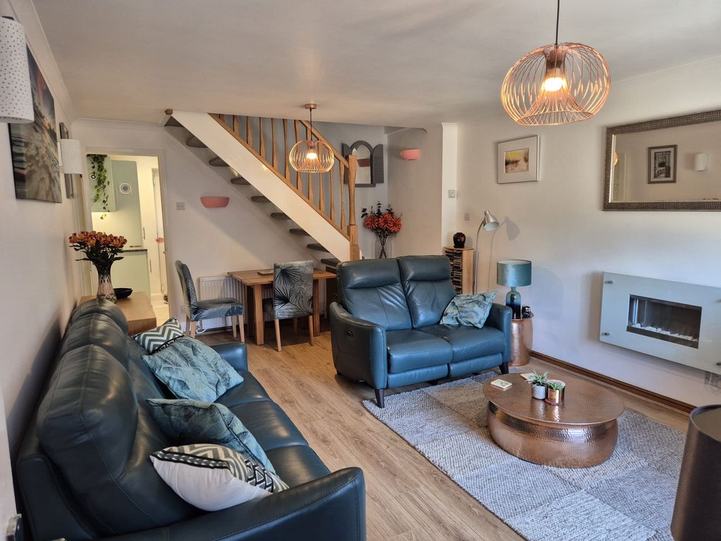 Property photo 2 of 11