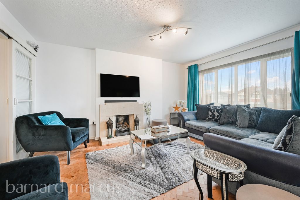 Property photo 3 of 13