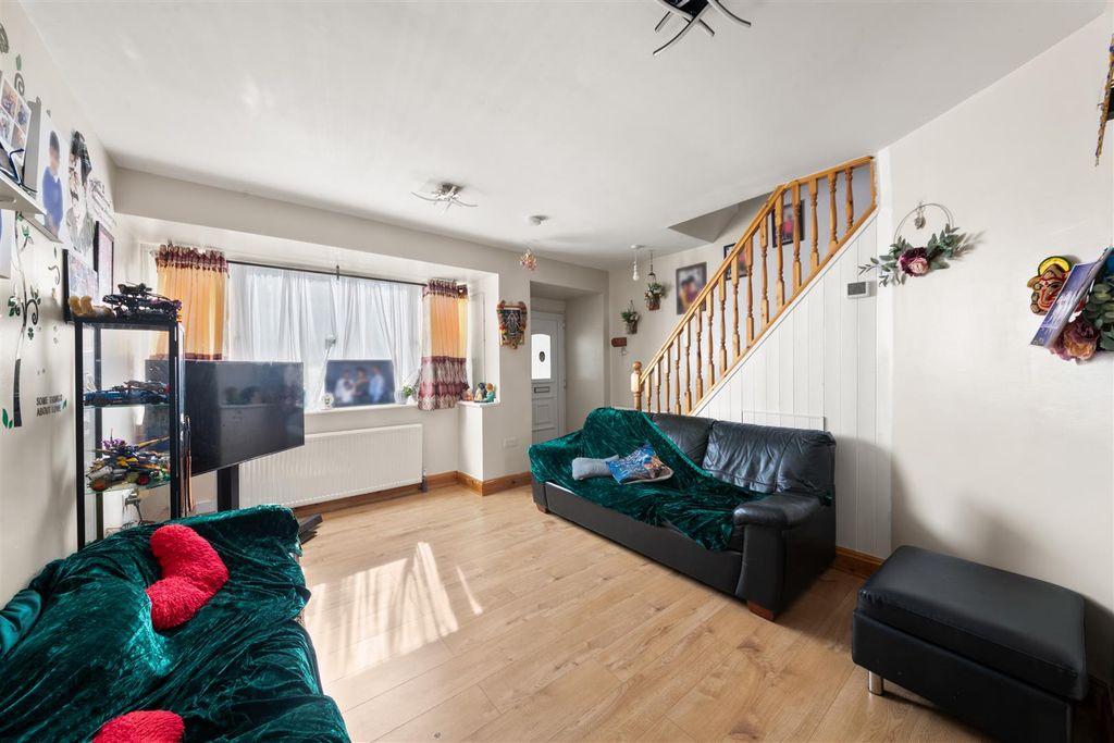 Property photo 2 of 14