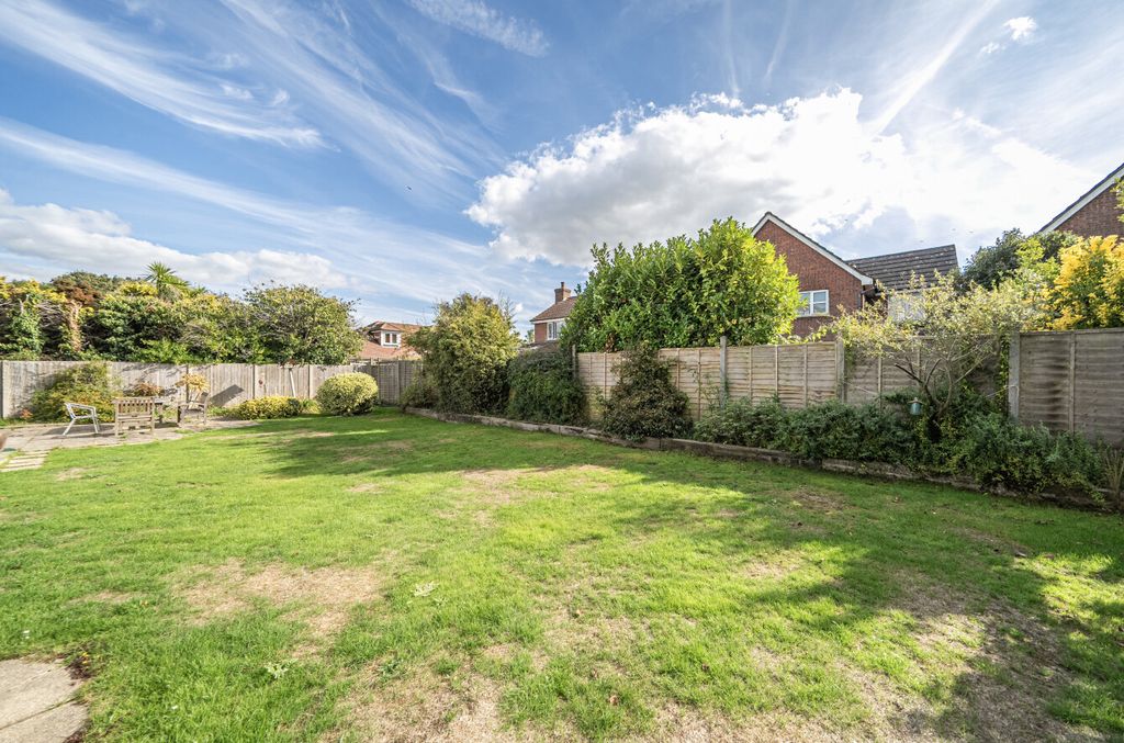 Property photo 1 of 15 1360609-26-68dab5...