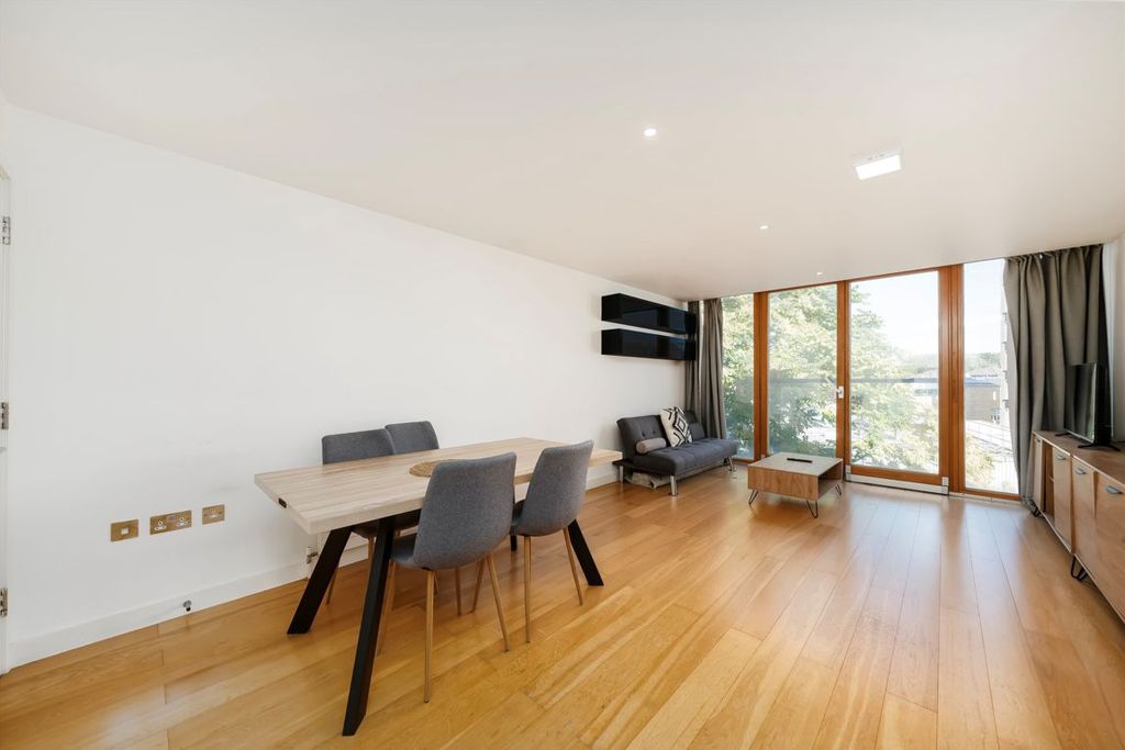 Property photo 1 of 4