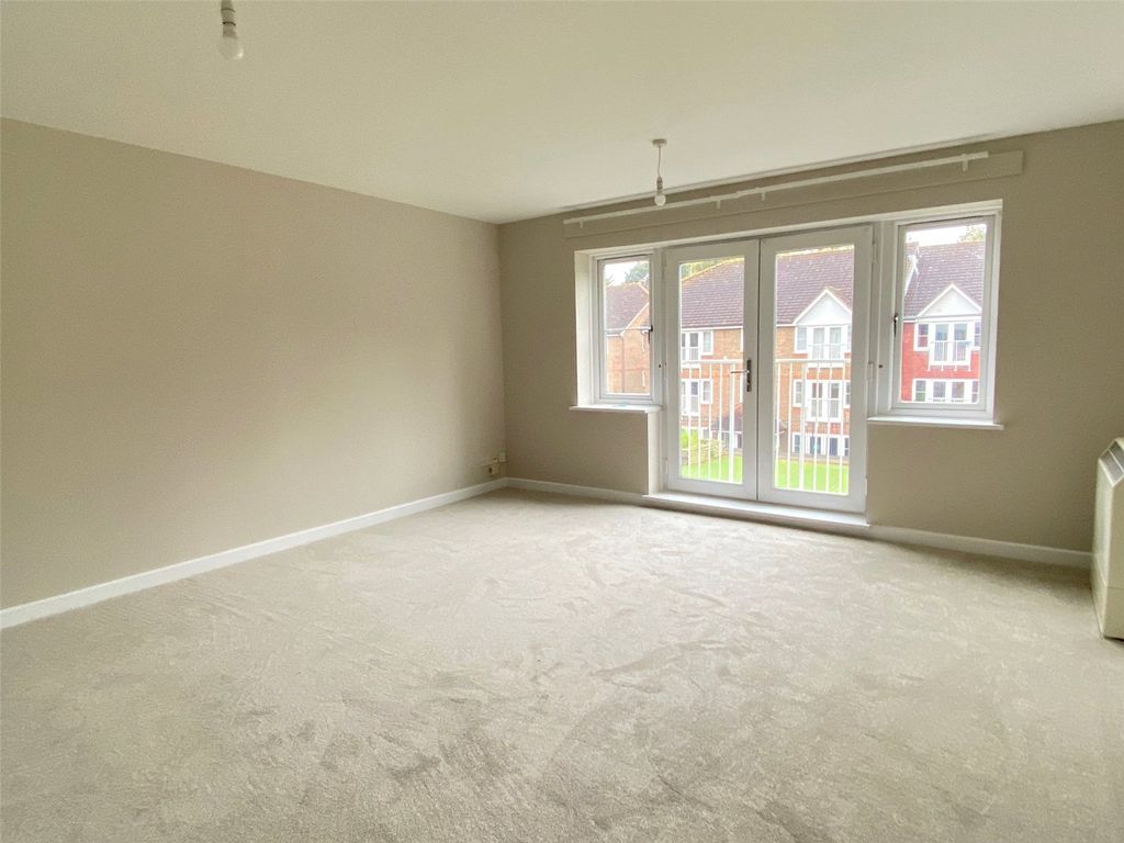 Property photo 2 of 7 Living Room