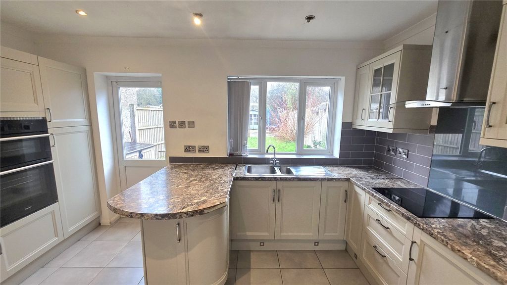 Property photo 2 of 12 Picture No. 05