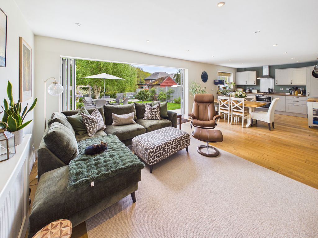 Property photo 3 of 17 Gallery