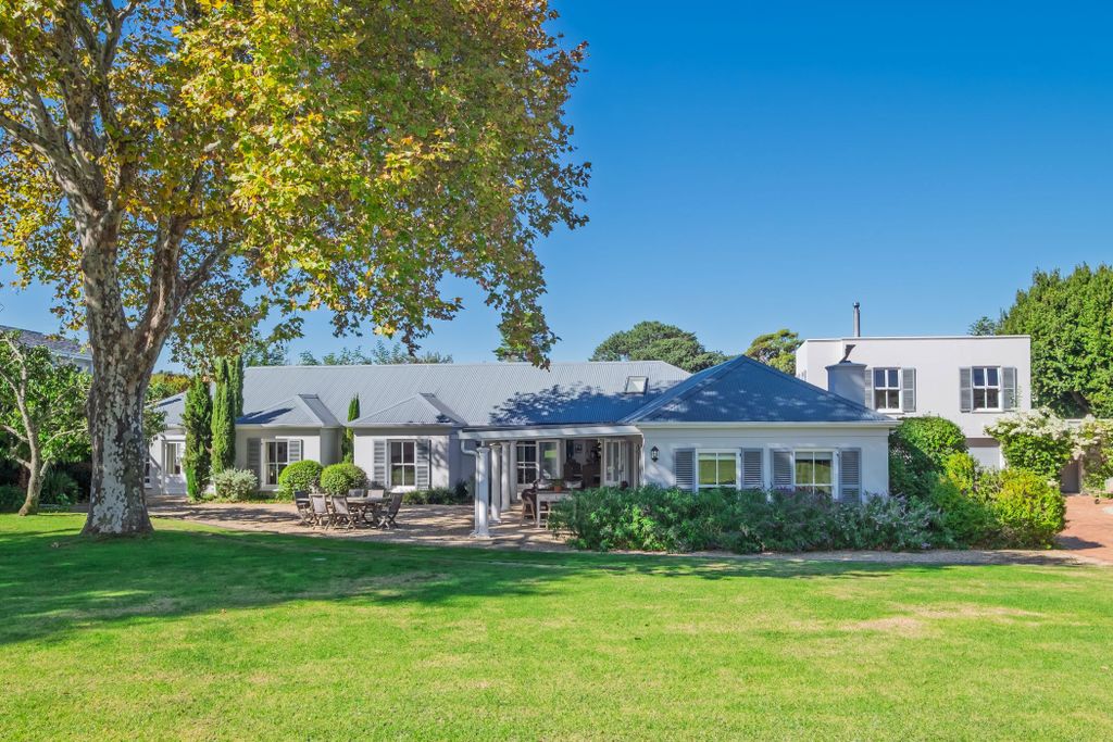 Property photo 1 of 43 Kw1711769