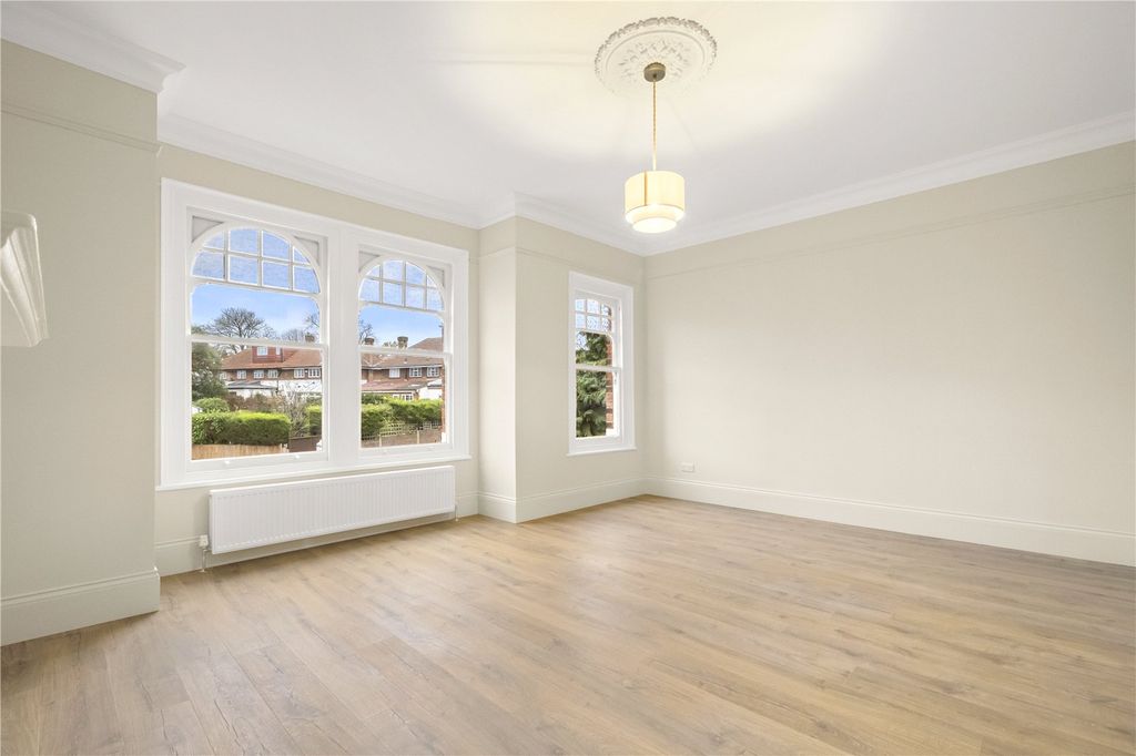 Property photo 1 of 27 Picture No. 13