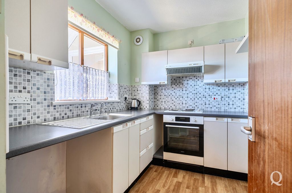 Property photo 3 of 16 81F72B92-624F-43c...