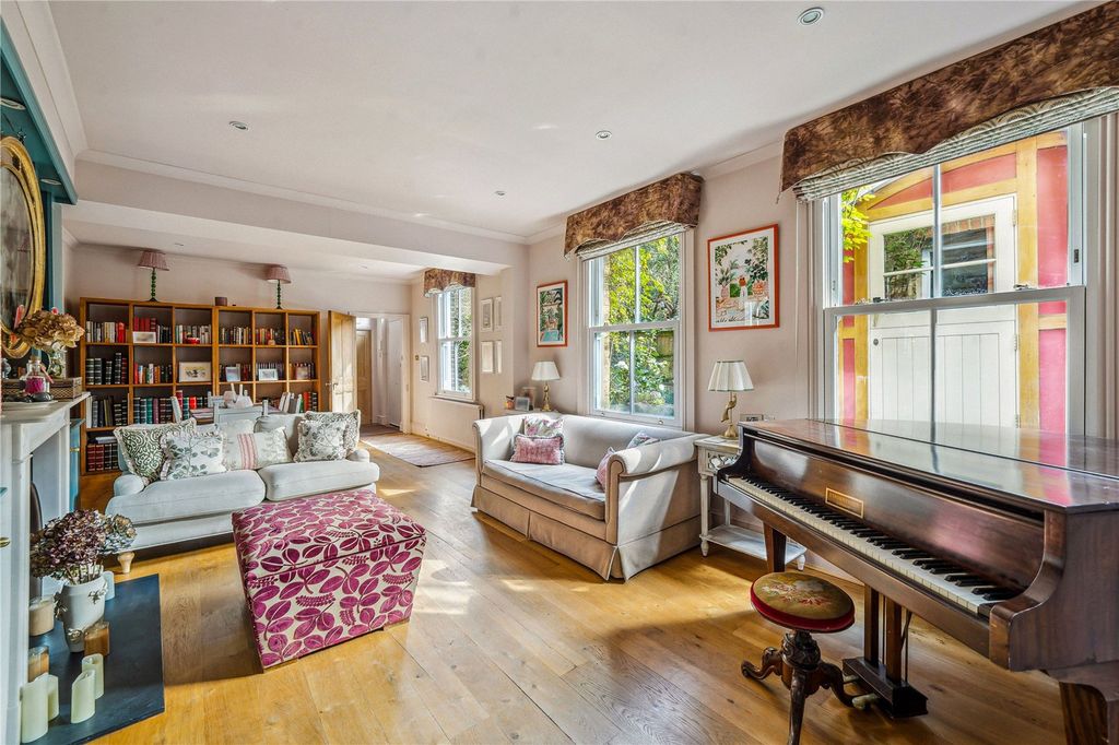 Property photo 2 of 19 Picture No. 12