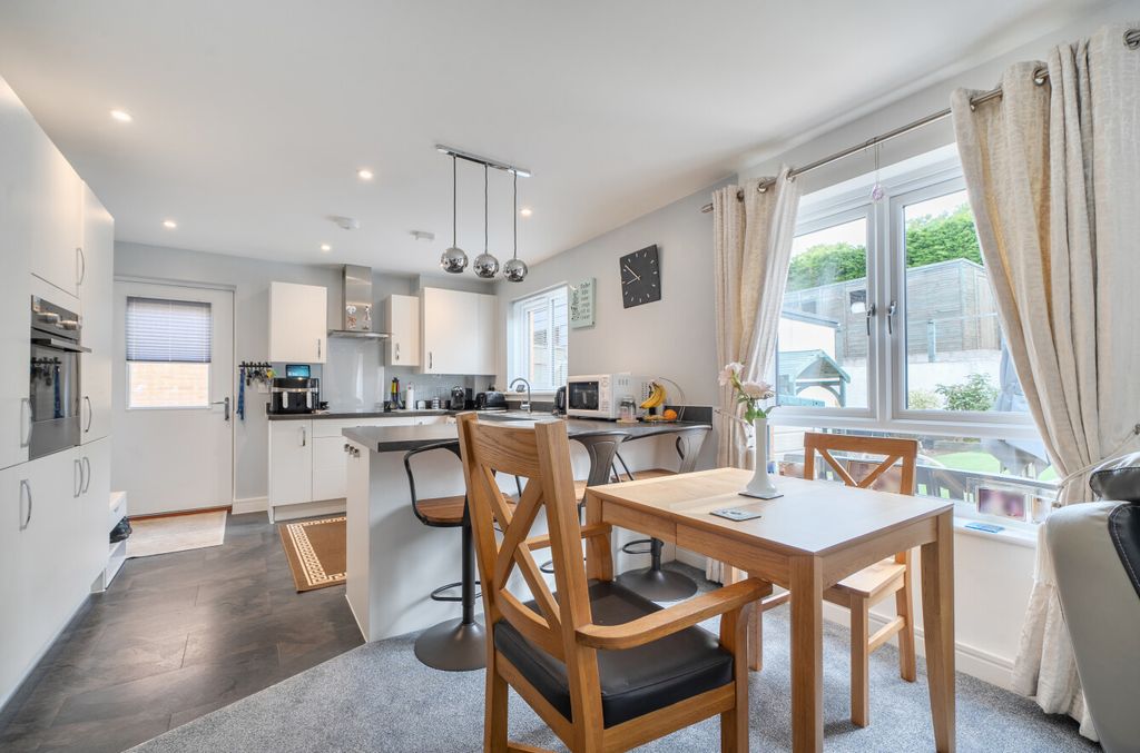 Property photo 2 of 19 2 - 1453478-17-69F472...