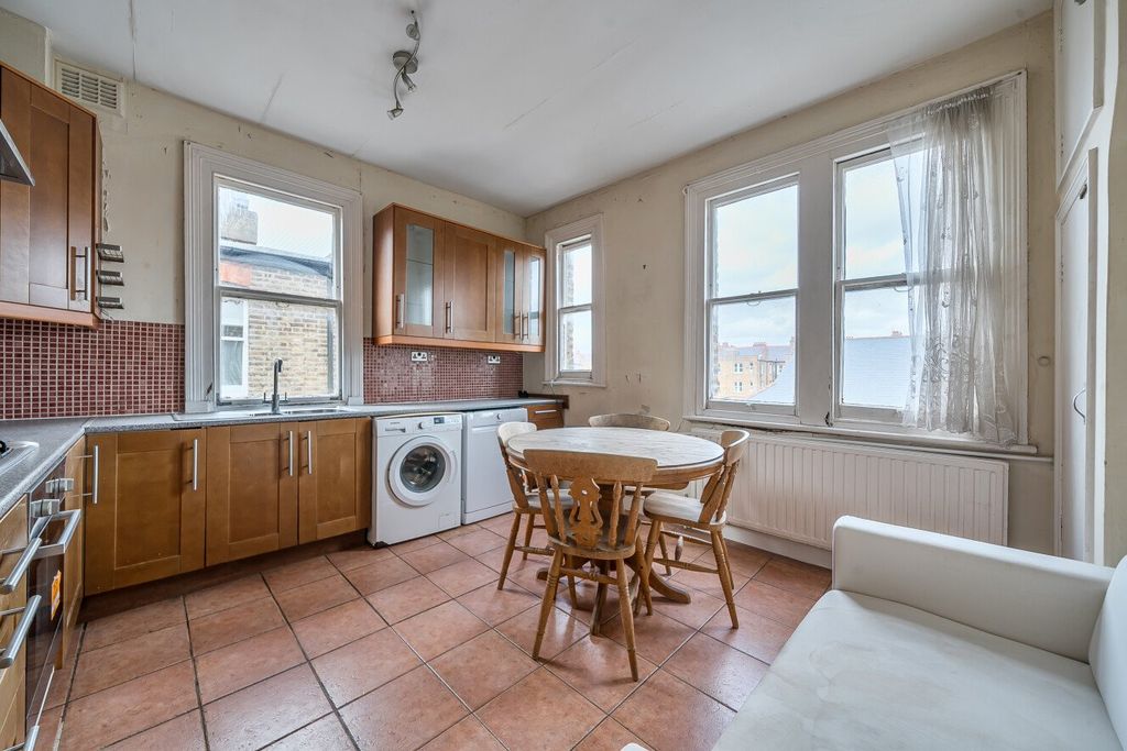 Property photo 3 of 12 Picture No. 18