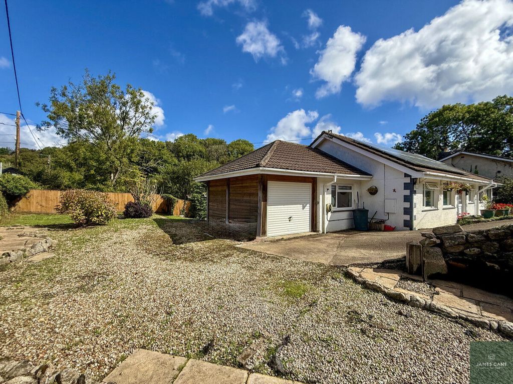 Property photo 3 of 23