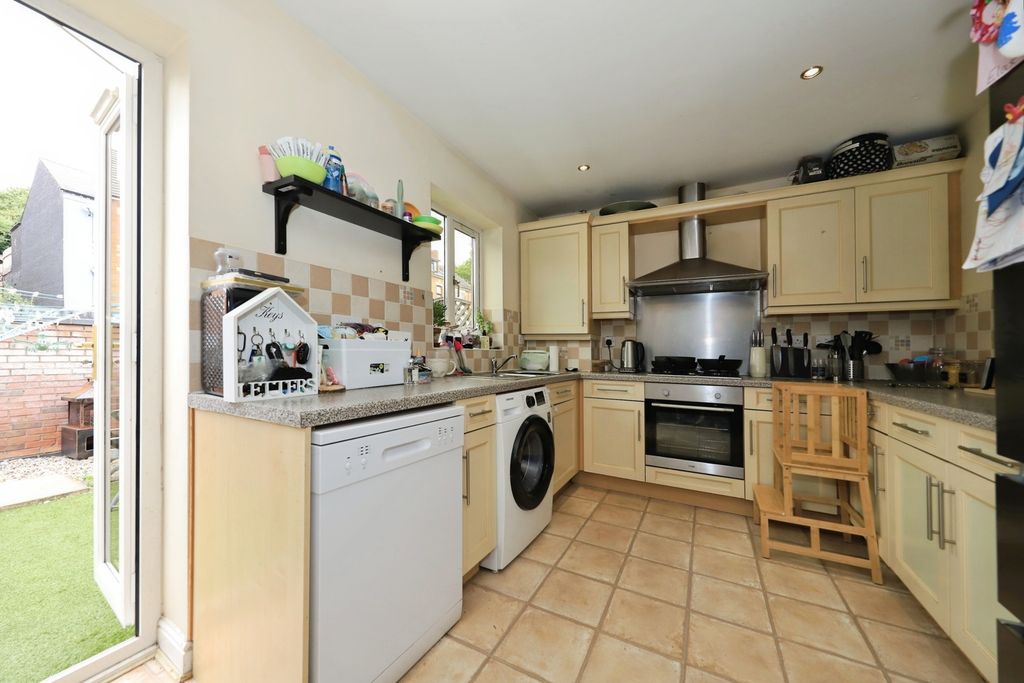 Property photo 3 of 17 Photo