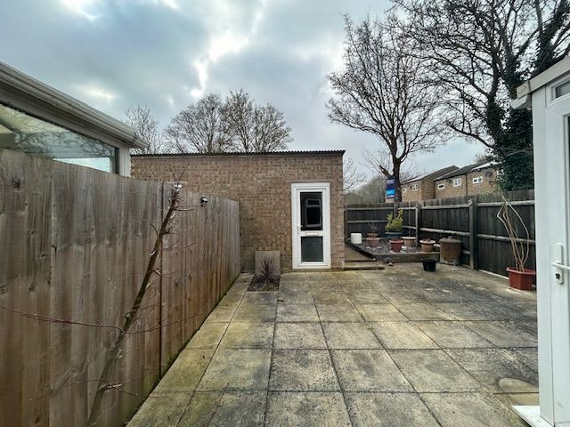 Property photo 2 of 8 Garden