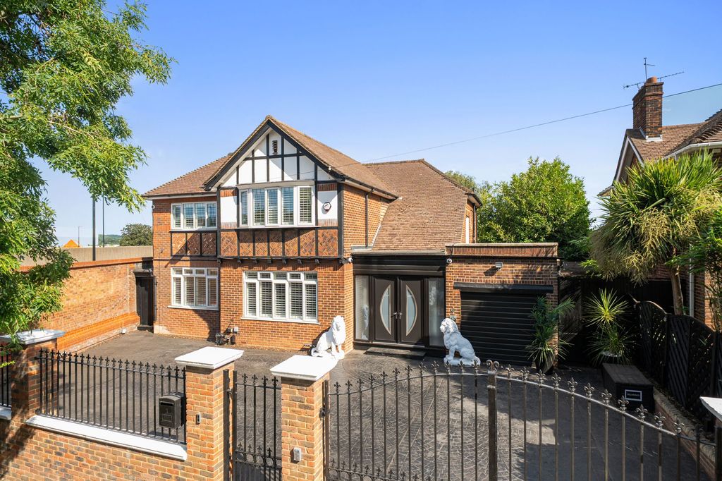 Property photo 1 of 54