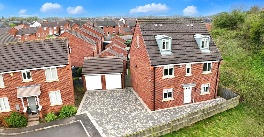 Property photo 2 of 38