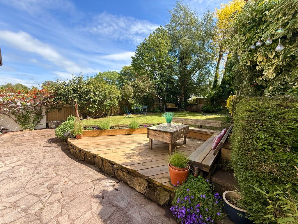 Property photo 2 of 14 Garden