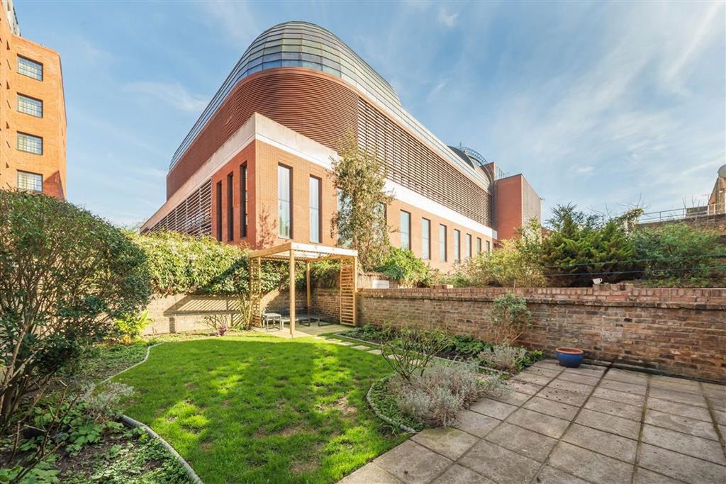 Property photo 3 of 8