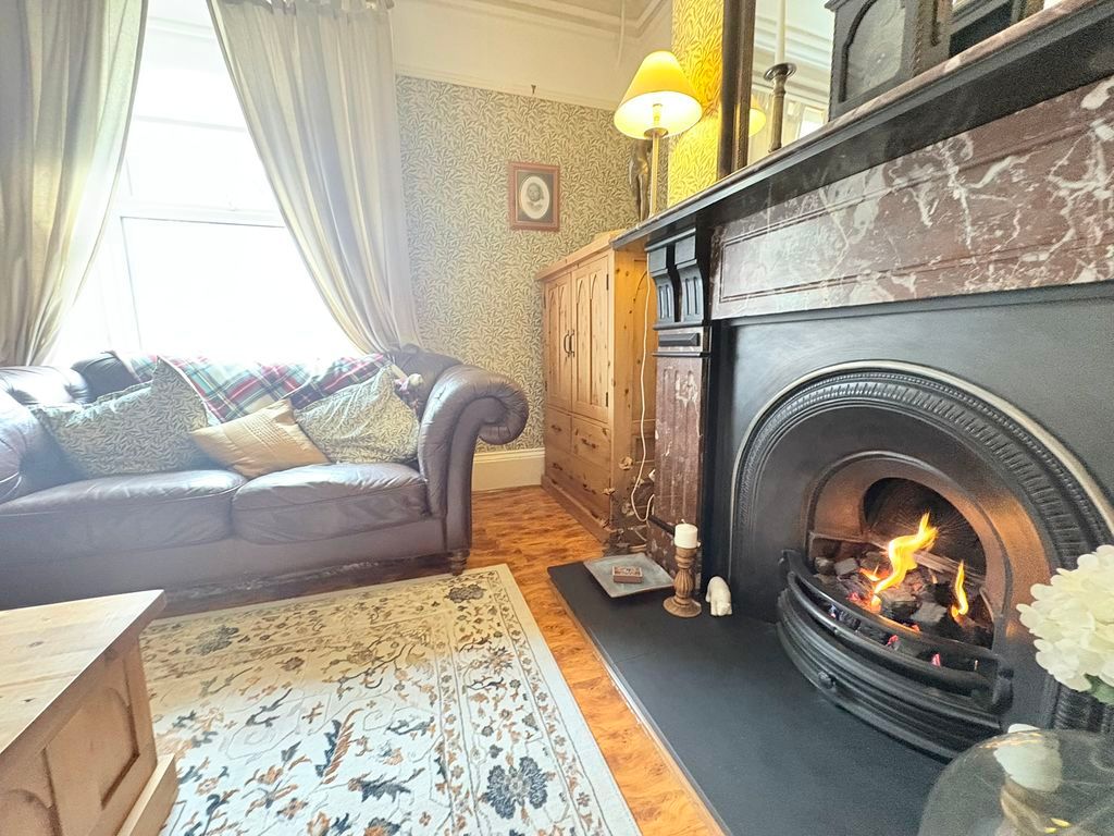 Property photo 3 of 25 Photo 23