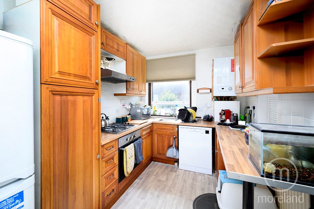 Property photo 3 of 7 4539174