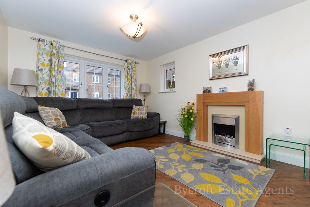 Property photo 3 of 17