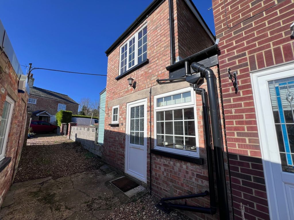 Property photo 1 of 12 Front