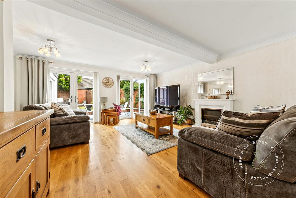 Property photo 2 of 36 Clos-Llewellyn-17.Jpg