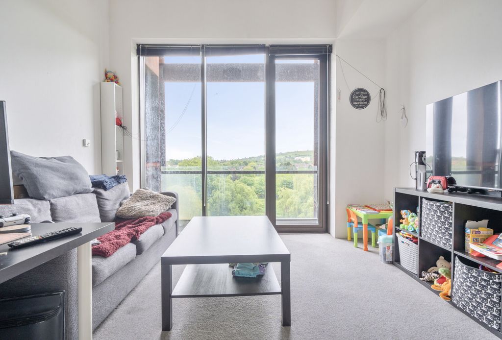 Property photo 3 of 12 1457536-5-6A0B370...
