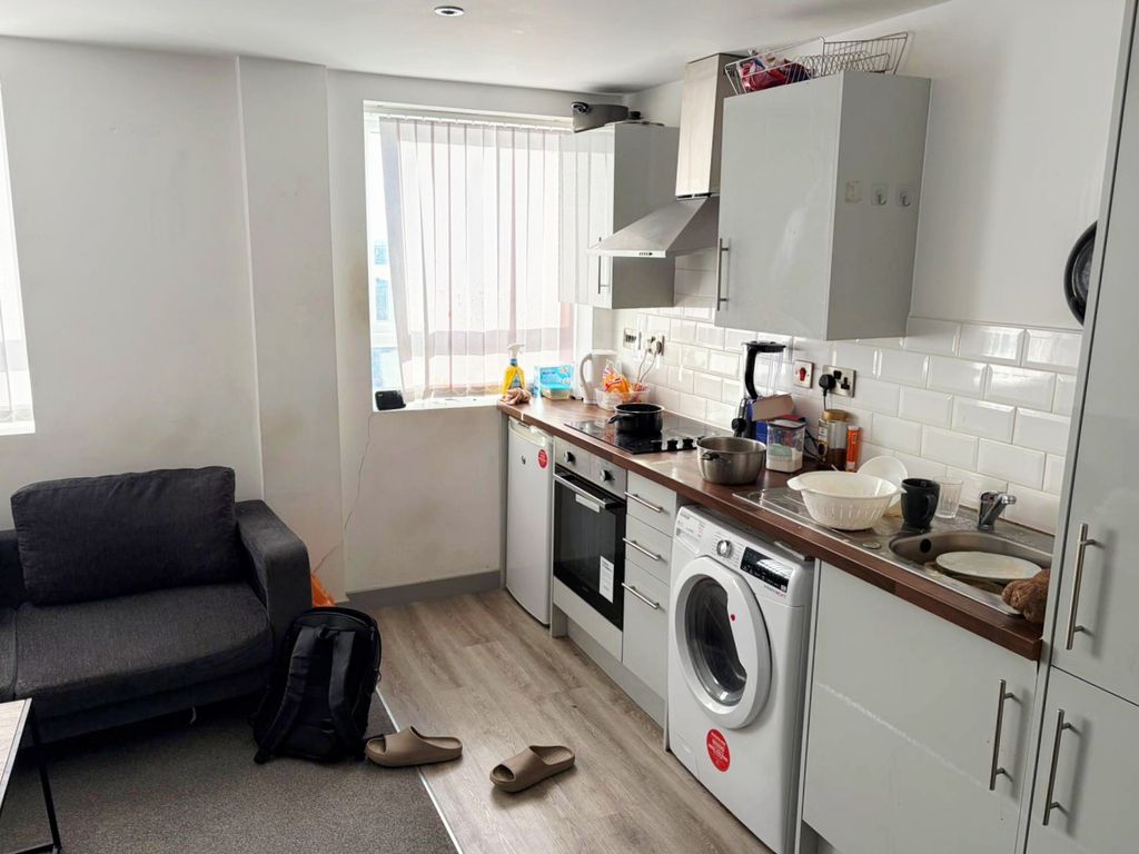 Property photo 3 of 6