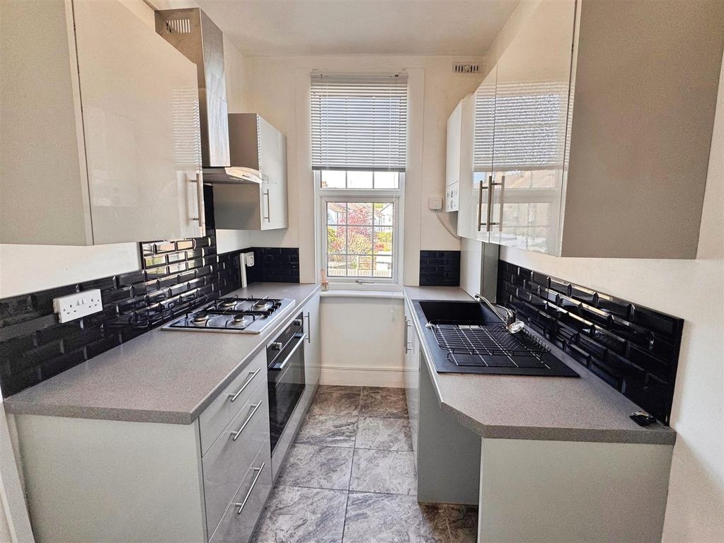 Property photo 2 of 8 Kitchen.Jpg