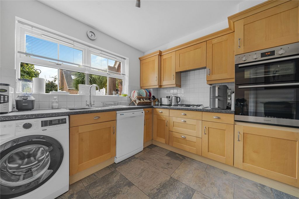 Property photo 2 of 22 Picture No. 13