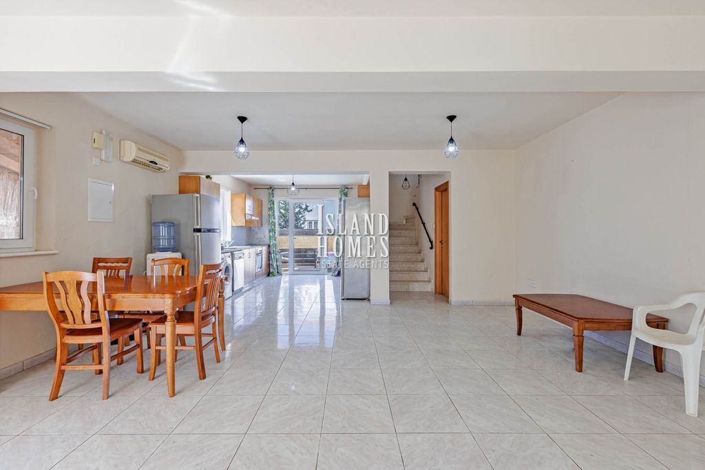 Property photo 2 of 37
