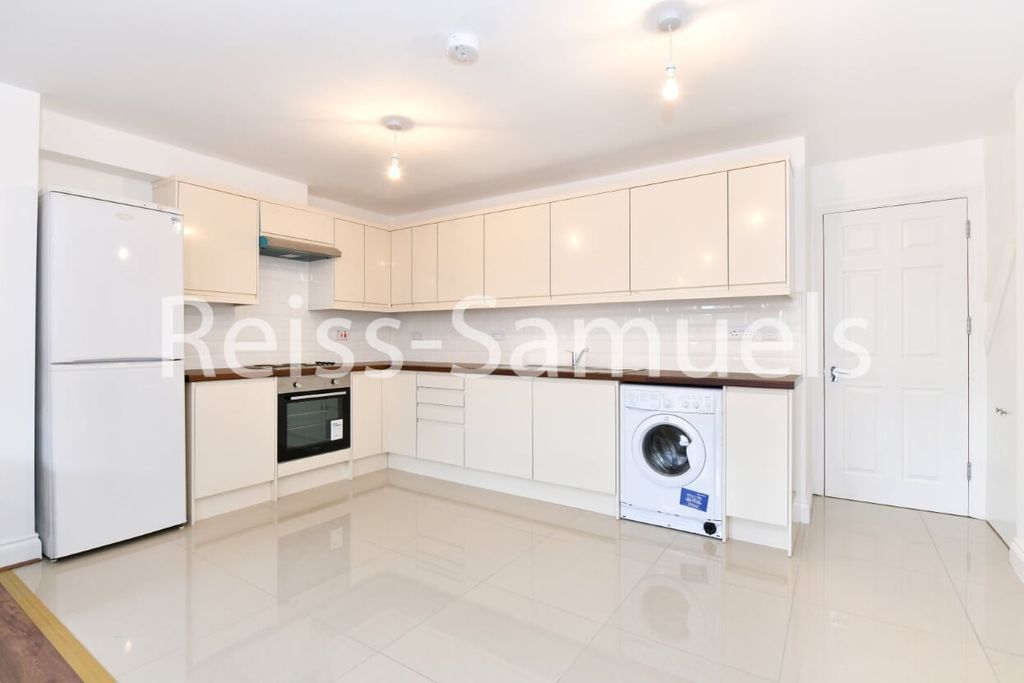 Property photo 2 of 29