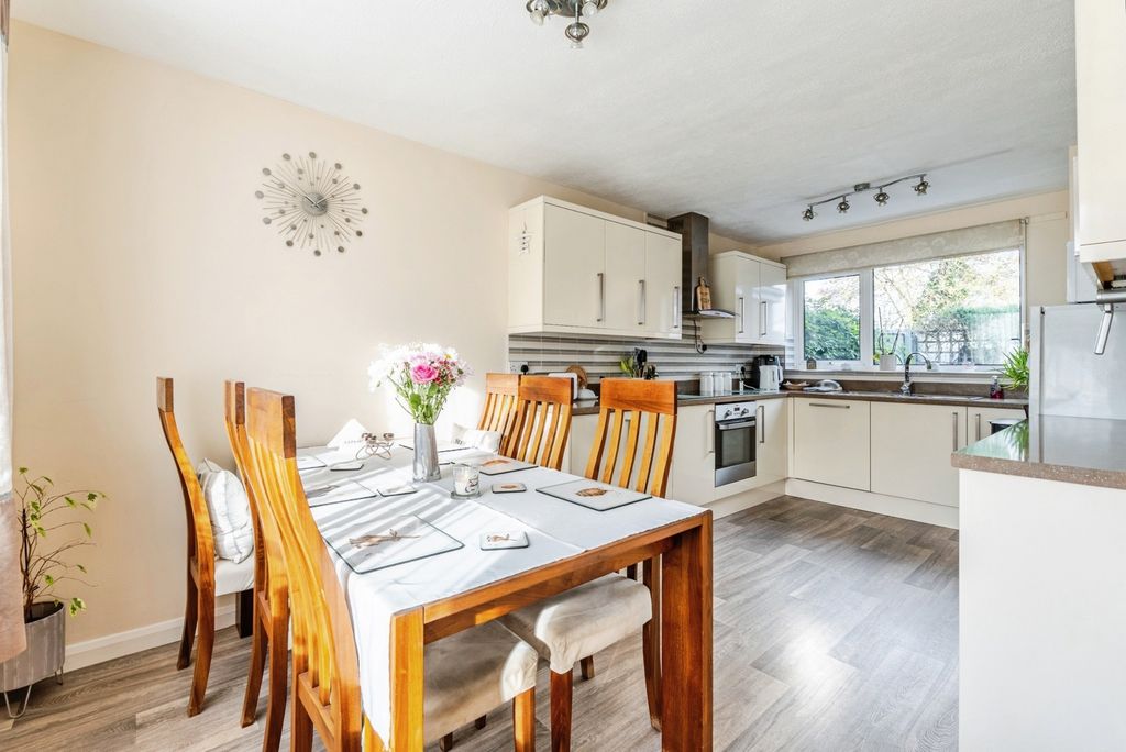 Property photo 3 of 17 Photo