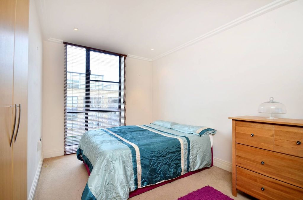 Property photo 3 of 6