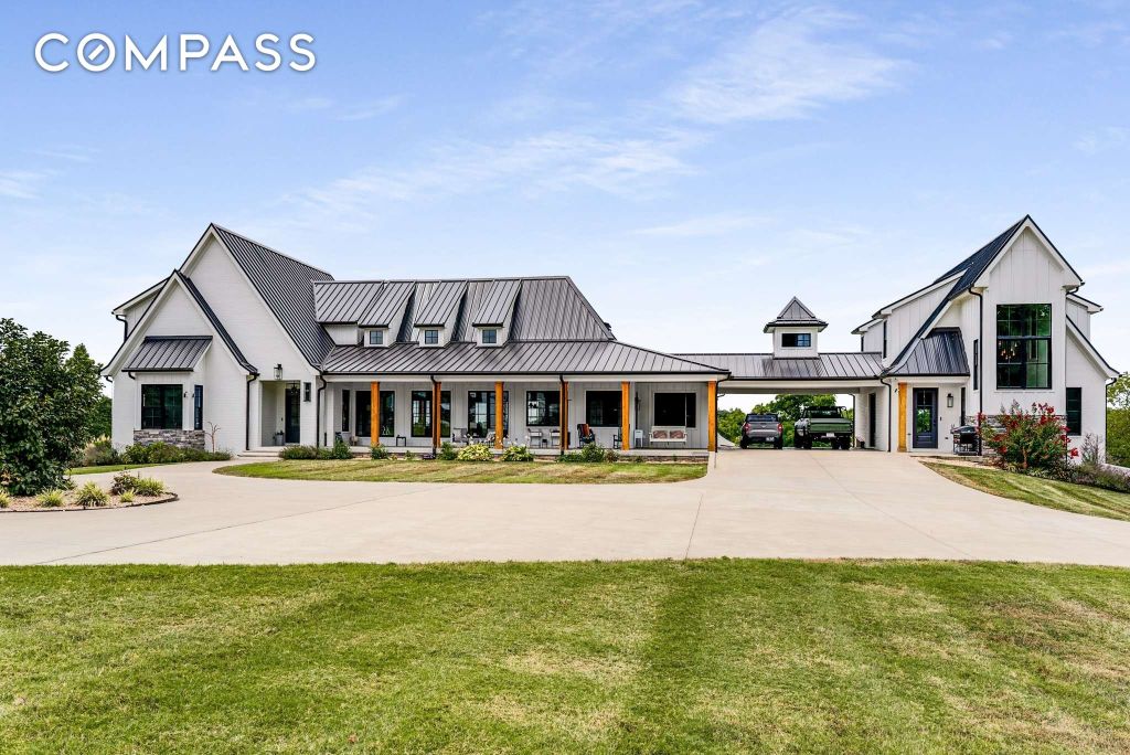 Property photo 2 of 95