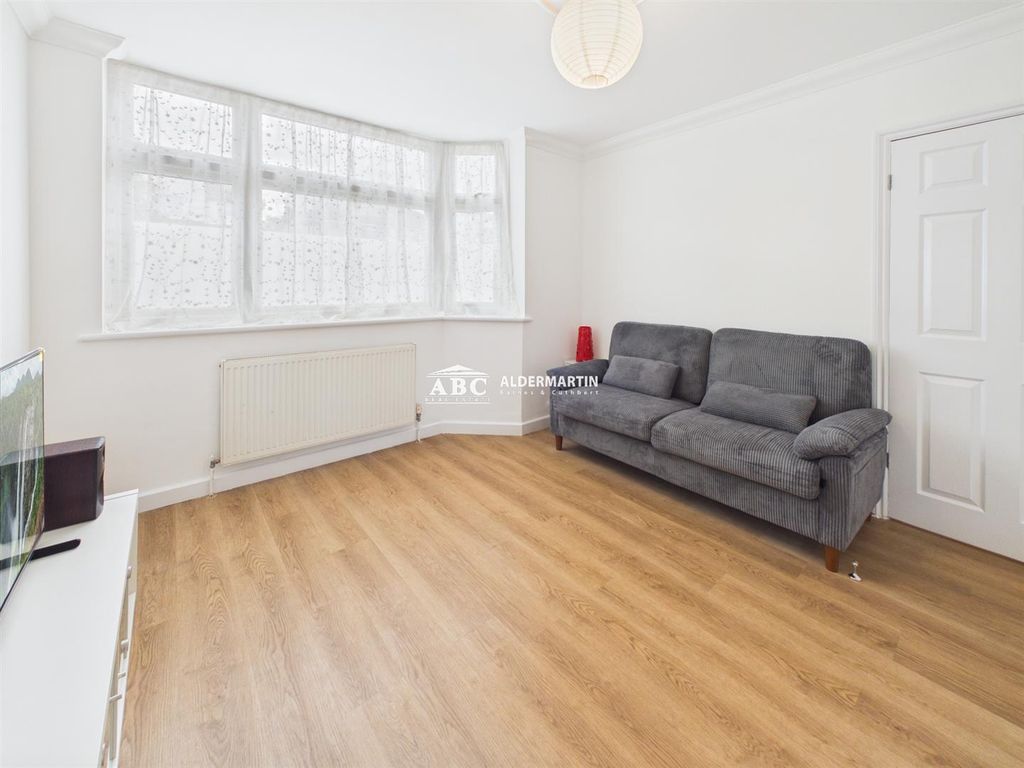 Property photo 2 of 14 Cam03827G0-Pr0179-Still004.Jpg