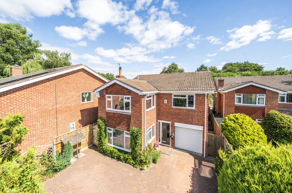 Property photo 1 of 16 1483769-1-6A42428...
