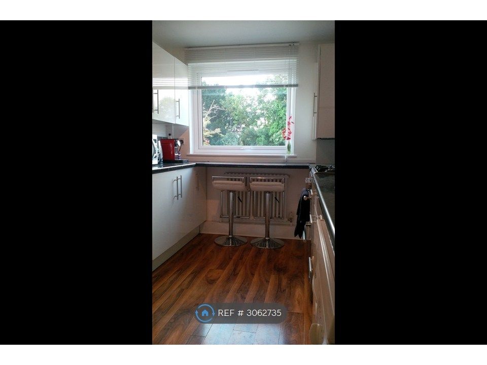 Property photo 2 of 12 Kitchen