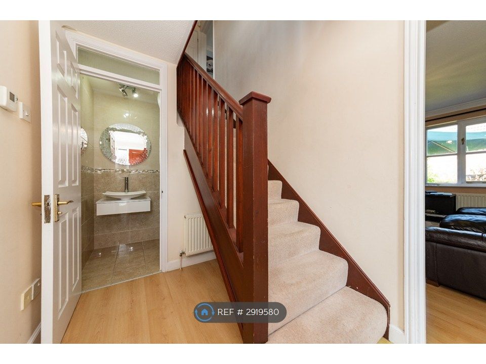 Property photo 2 of 25 Hallway