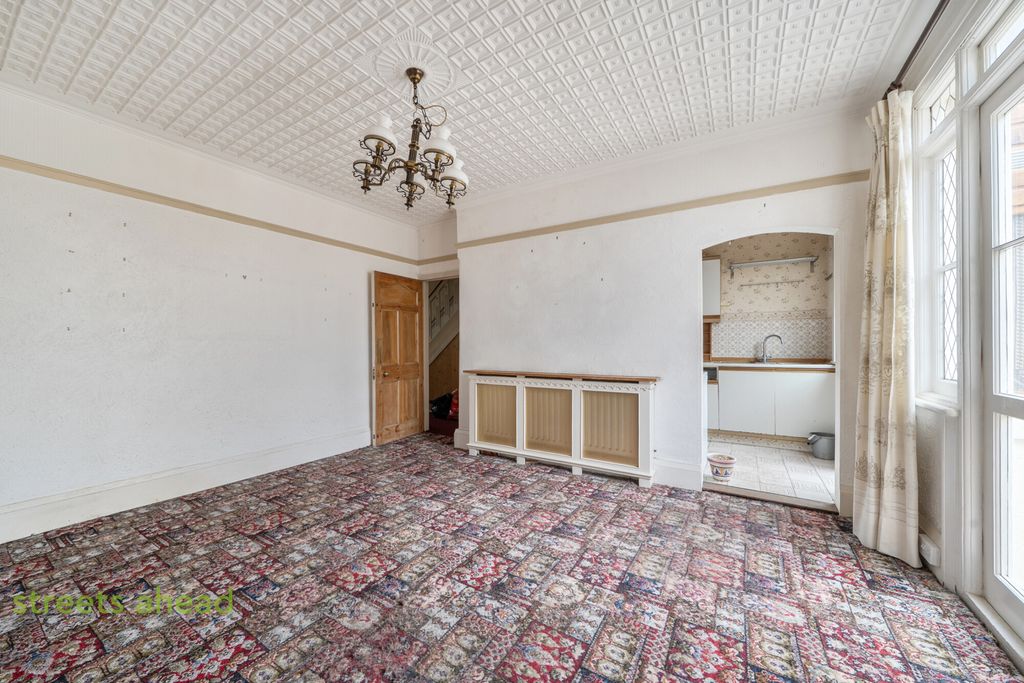 Property photo 3 of 16 d3E1Bc80-5d88-440...