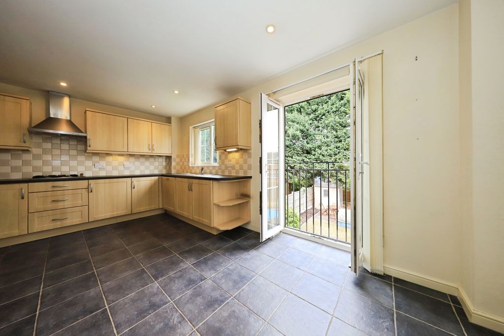 Property photo 3 of 16 Photo