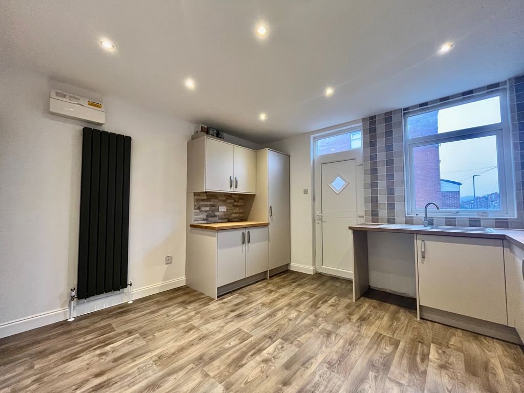 Property photo 3 of 8 Image