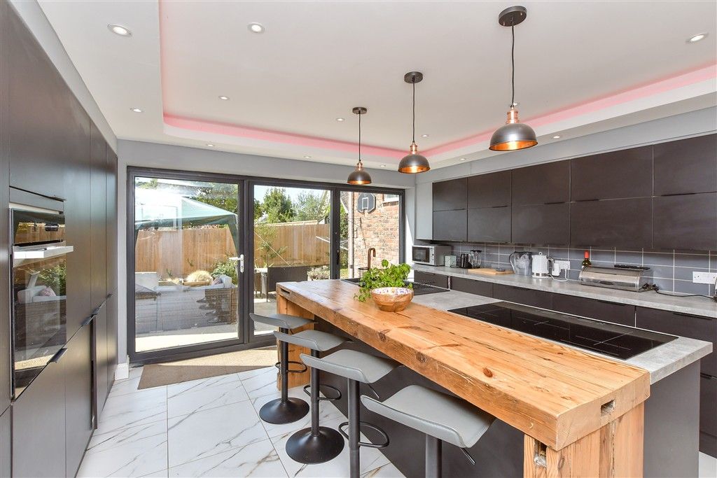 Property photo 2 of 12 Kitchen/ Breakfast Room