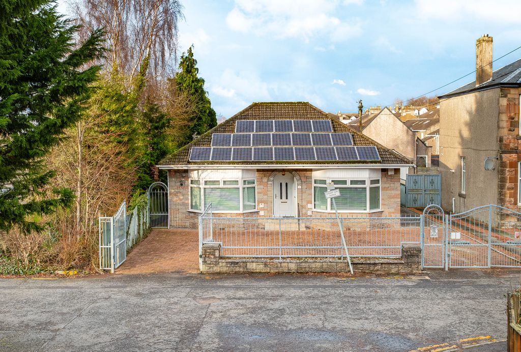 Property photo 1 of 32